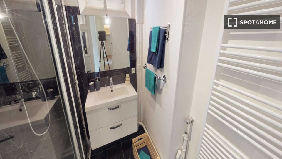 Double room Paris, 5 beds, 120m² — photo 6