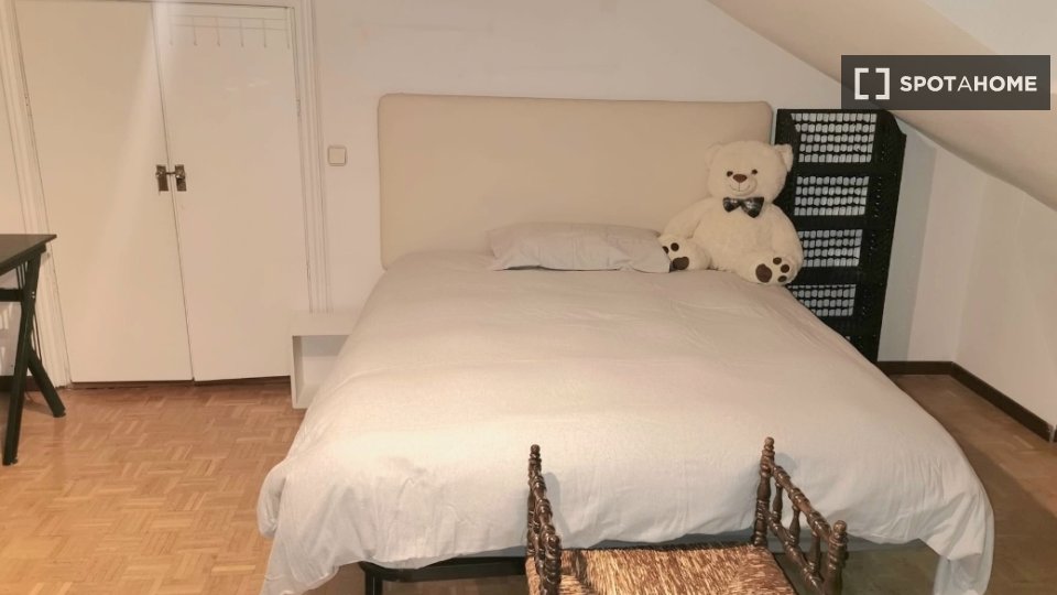 Double room Madrid, 4 beds, 80m² — photo 5