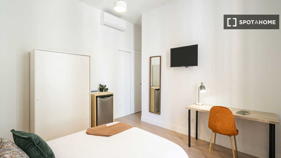 Double room Madrid, 16 beds — photo 35