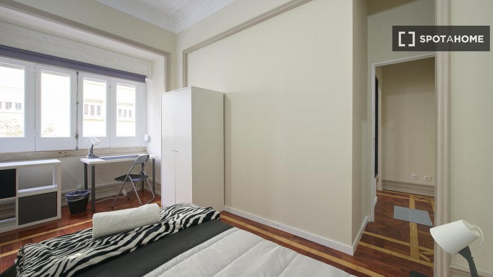 Double room Lisbon, 9 beds — photo 30