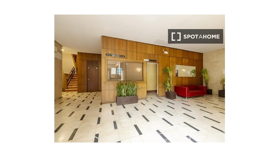 Apartment Madrid, 4 beds, 130m² — photo 5