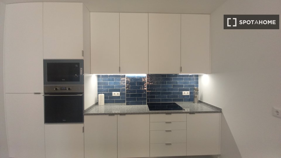 Double room Lisbon, 5 beds, 130m² — photo 19