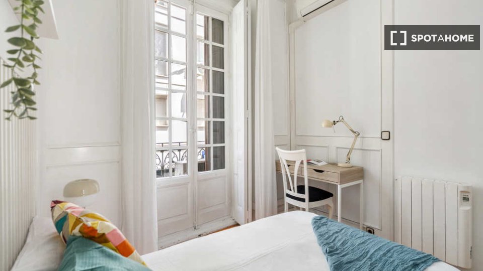 Double room Madrid, 7 beds — photo 20