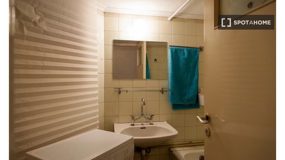 Double room Athens, 2 beds — photo 8