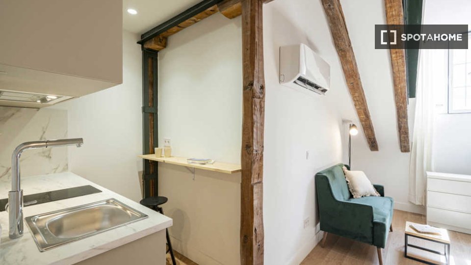 Double room Madrid, 16 beds — photo 42