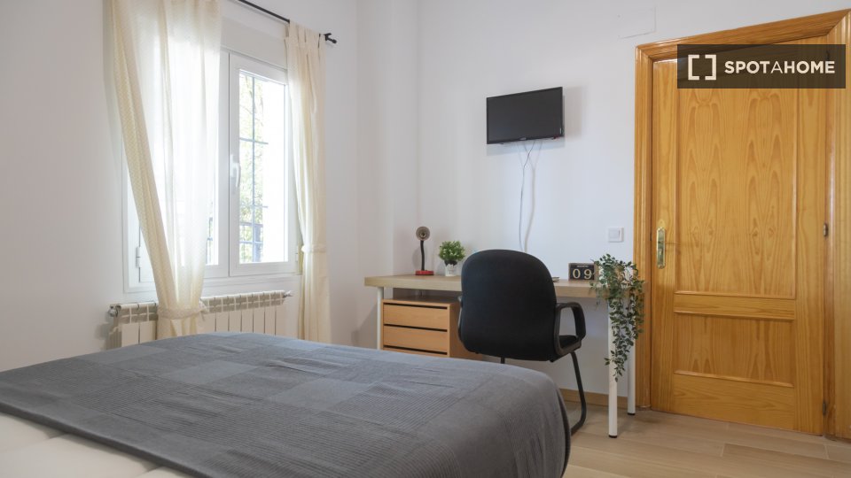 Double room Madrid, 5 beds — photo 16