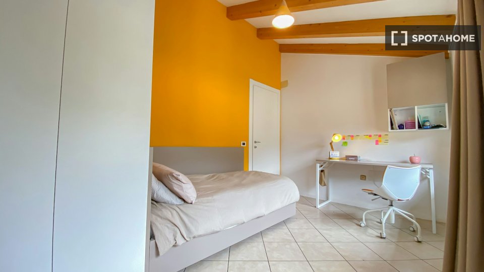 Double room Trento, 2 beds — photo 11