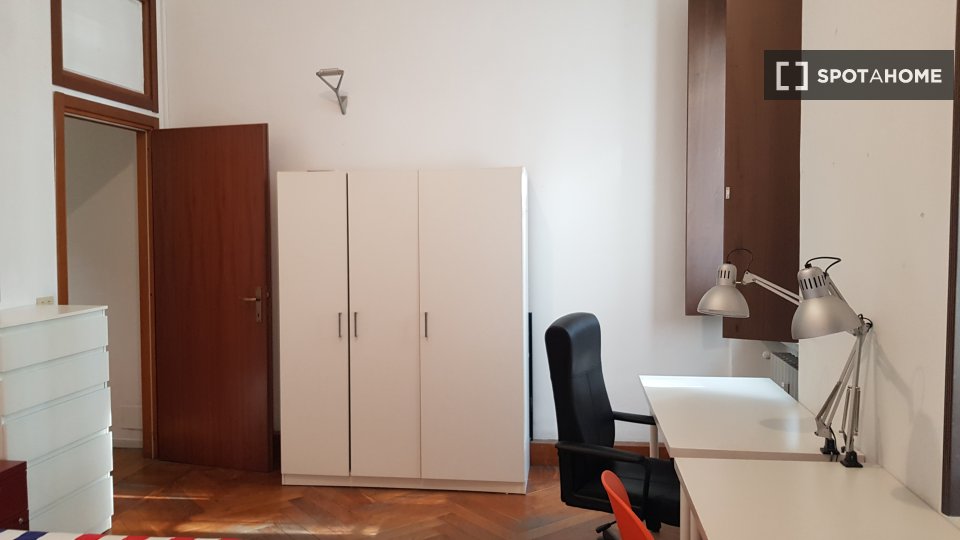 Double room Turin, 5 beds, 156m² — photo 2