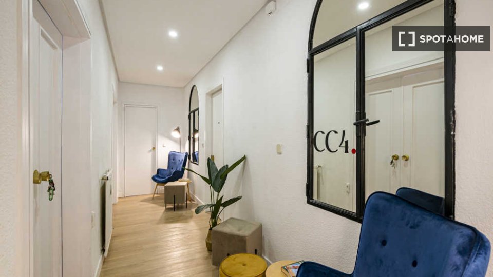 Double room Madrid, 16 beds — photo 48