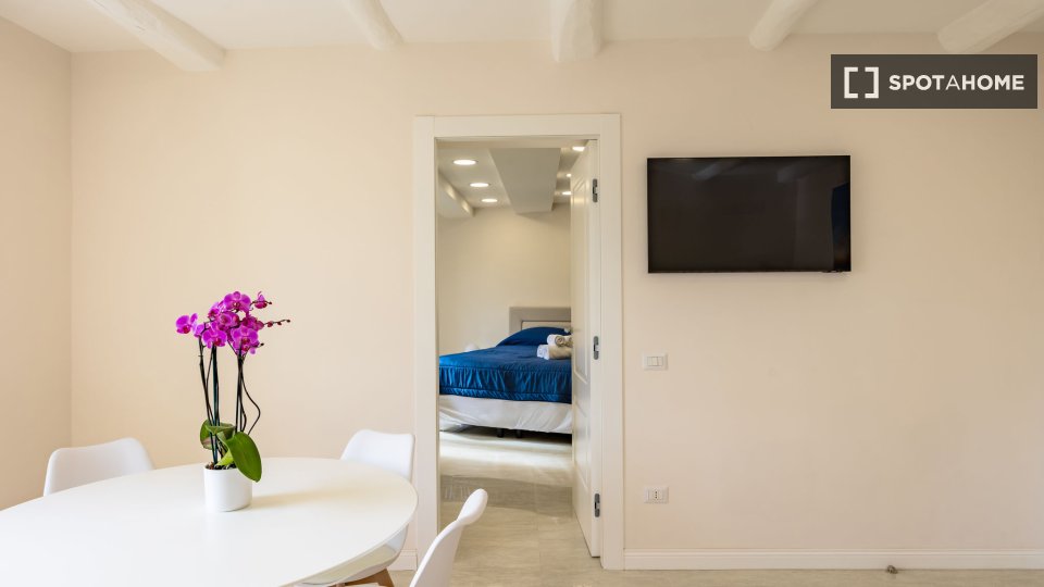 Apartment Naples, 1 bed, 95m² — photo 3