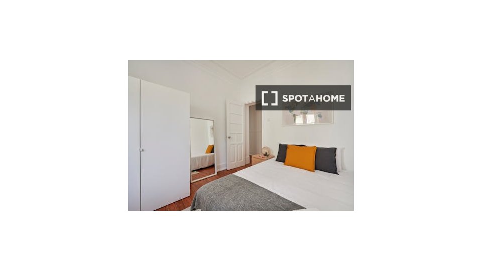 Double room Lisbon, 4 beds — photo 1