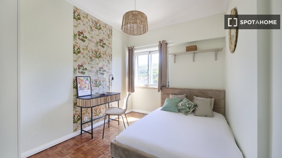 Double room Lisbon, 5 beds — photo 8