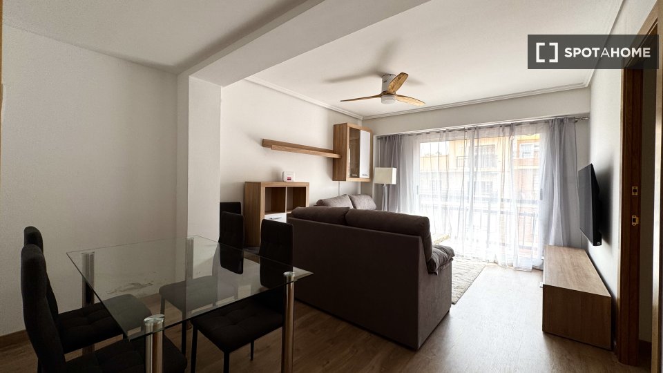 Double room Valencia, 5 beds, 135m² — photo 12