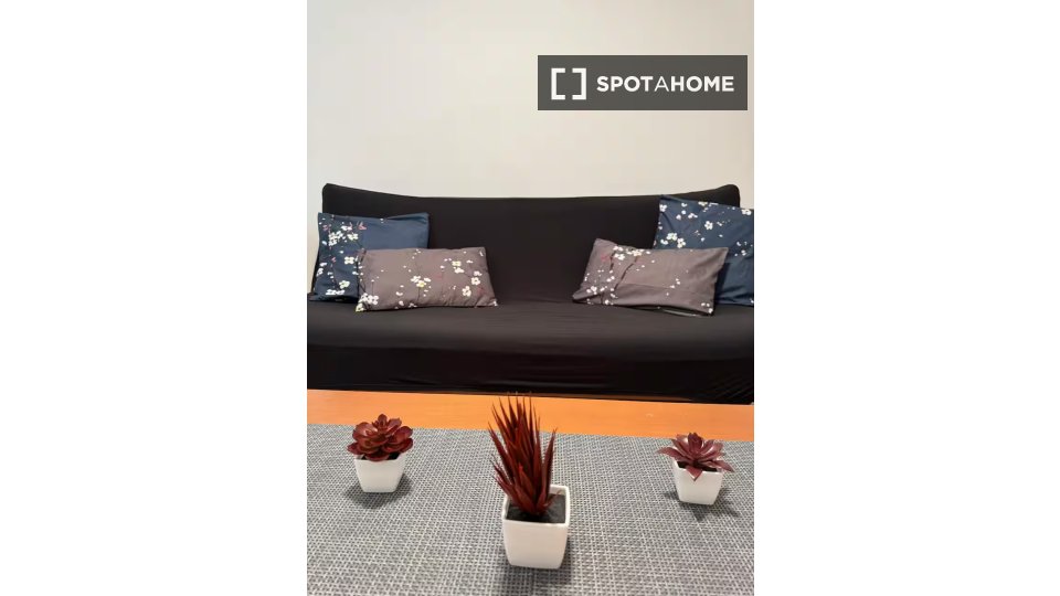Double room Valencia, 3 beds, 80m² — photo 11