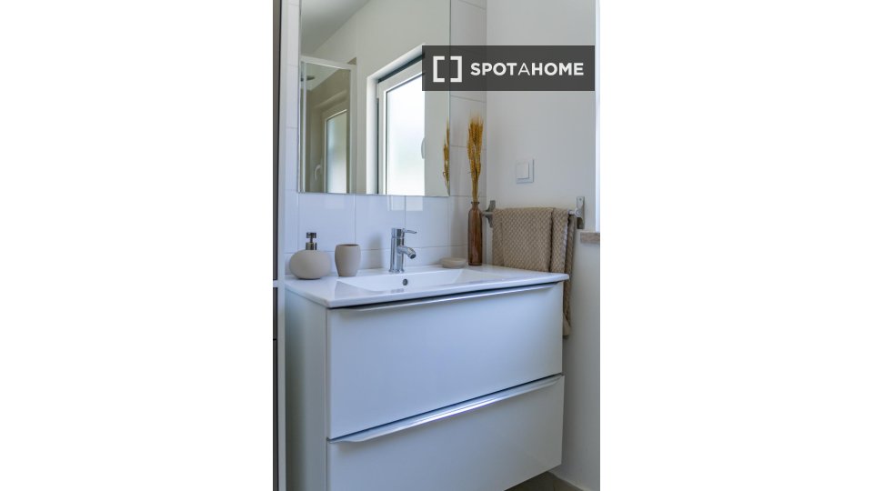 Apartment Lisbon, 1 bed — photo 12