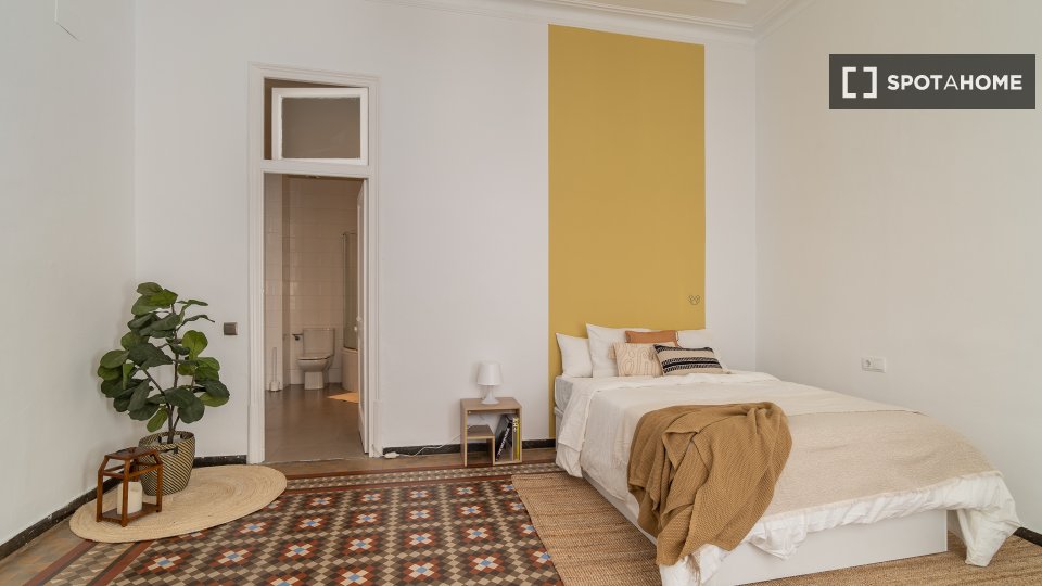Double room Barcelona, 6 beds, 95m² — photo 18