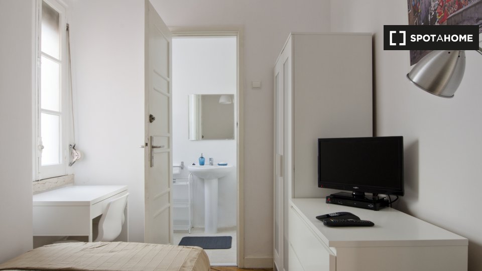 Apartment Lisbon, 6 beds — photo 1