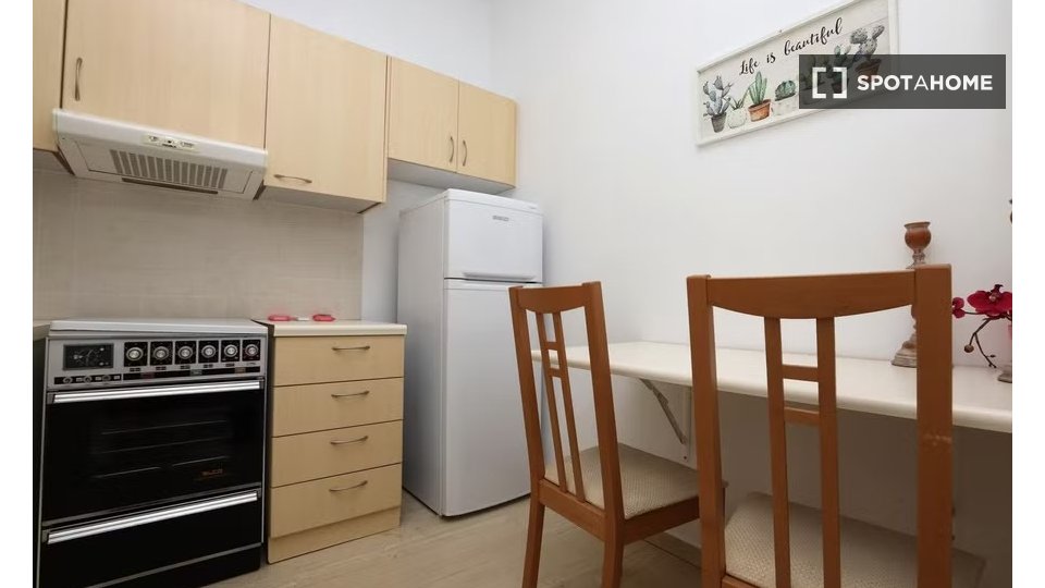 Double room Athens, 4 beds — photo 5