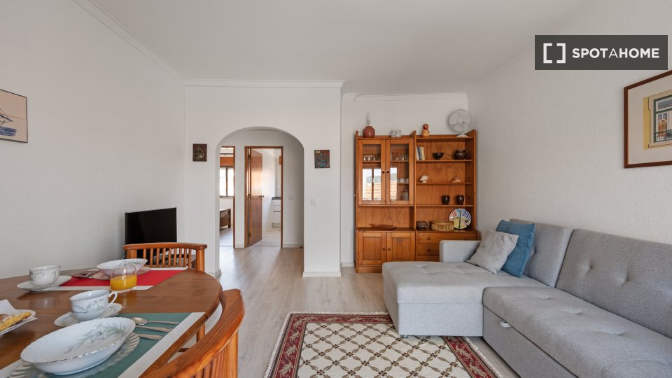 Apartment Lisbon, 2 beds, 70m² — photo 17
