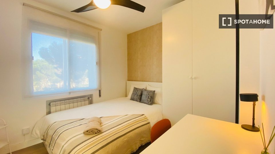 Double room Madrid, 4 beds — photo 16