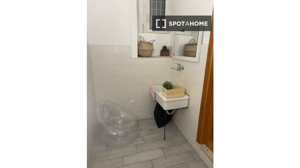 Double room Naples, 8 beds — photo 4