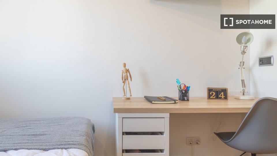 Double room Madrid, 5 beds — photo 13