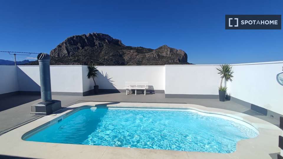 Apartment Alicante, 1 bed, 60m² — photo 1