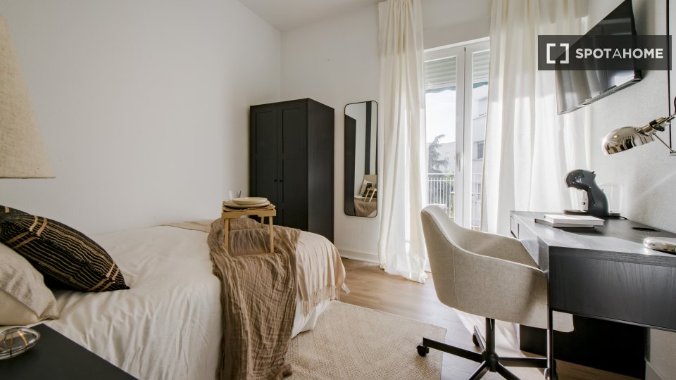 Double room Madrid, 8 beds, 150m² — photo 7