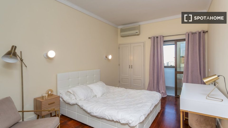 Double room Lisbon, 8 beds — photo 3