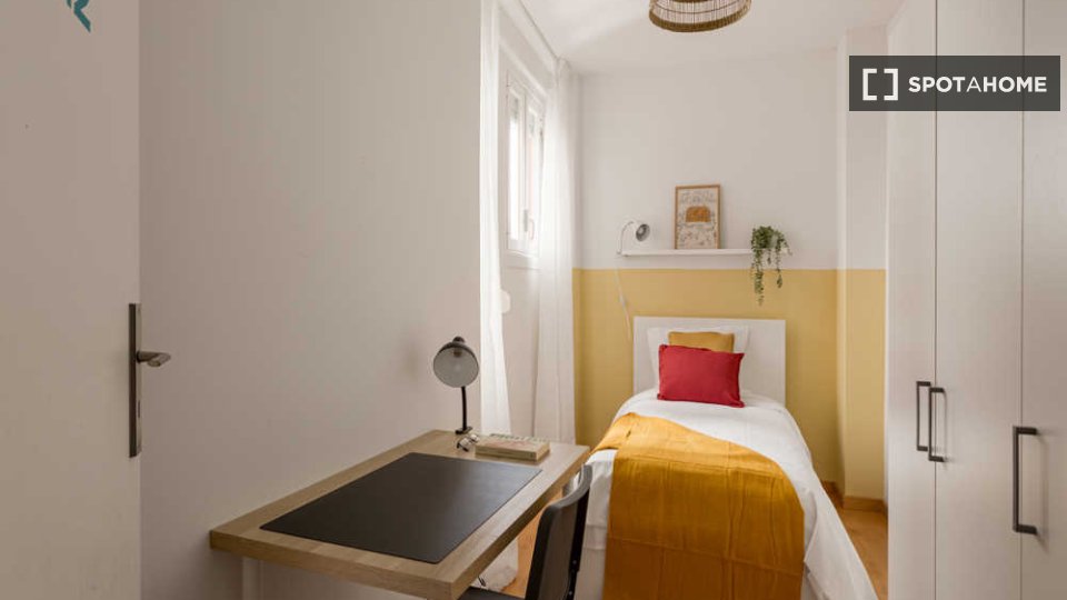 Double room Lisbon, 13 beds — photo 40