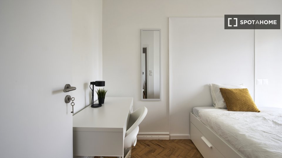 Double room Lisbon, 9 beds — photo 30