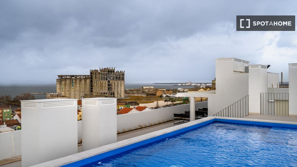 Apartment Lisbon, 3 beds, 142m² — photo 13