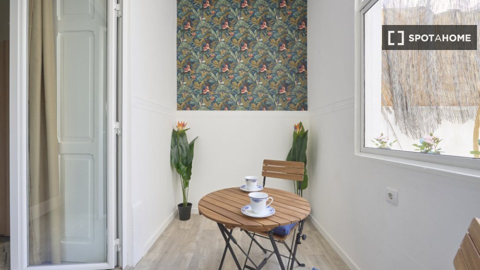 Double room Lisbon, 5 beds — photo 14