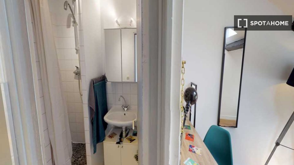 Double room Lyon, 3 beds, 60m² — photo 9