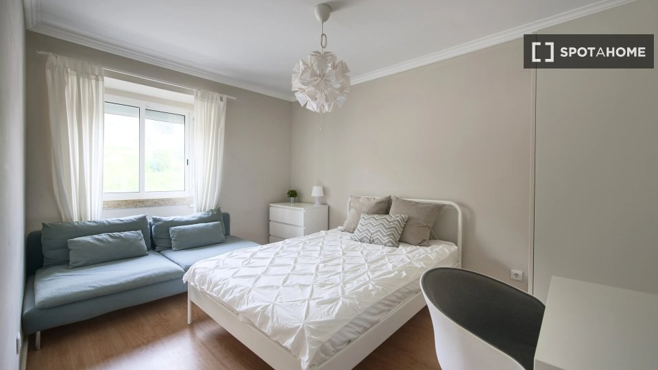 Double room Lisbon, 4 beds — photo 10