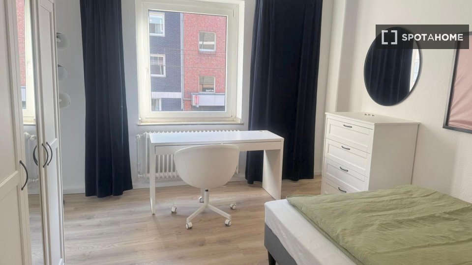 Double room Dusseldorf, 4 beds, 100m² — photo 56