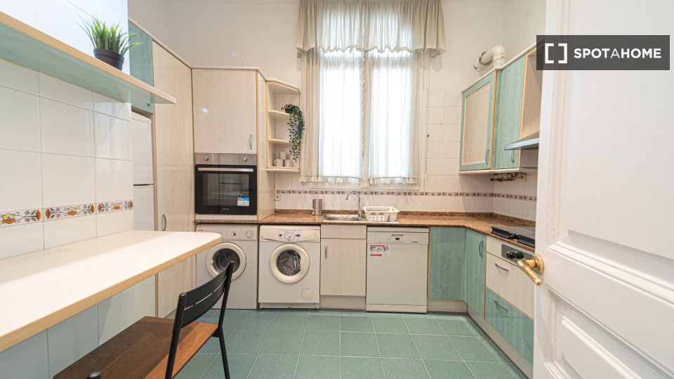 Double room Barcelona, 8 beds, 190m² — photo 5