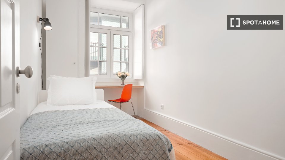Apartment Porto, 3 beds, 40m² — photo 19