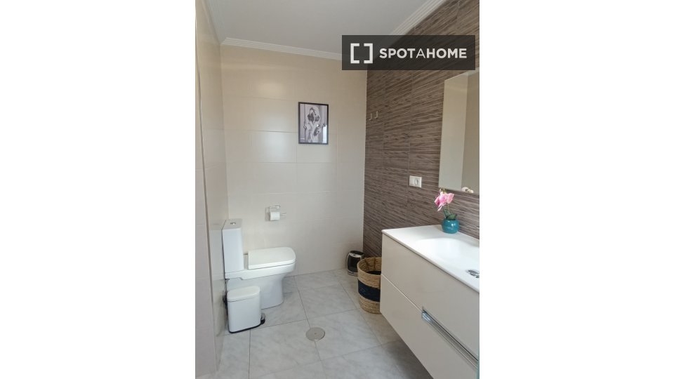 Apartment Alicante, 3 beds, 77m² — photo 4