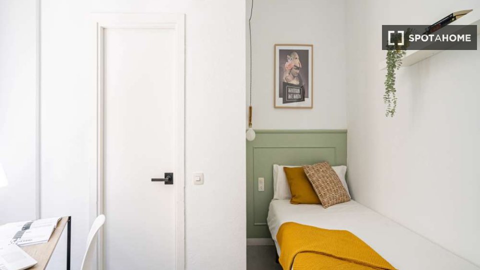 Double room Madrid, 68 beds, 2620m² — photo 16