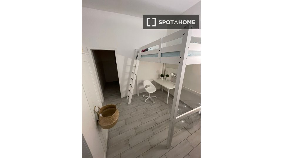 Double room Naples, 8 beds — photo 27