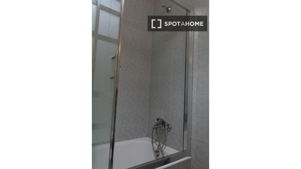 Double room Porto, 5 beds, 180m² — photo 2
