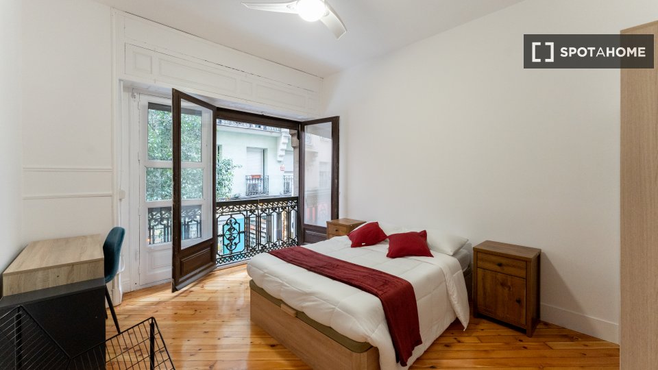 Double room Madrid, 8 beds — photo 18