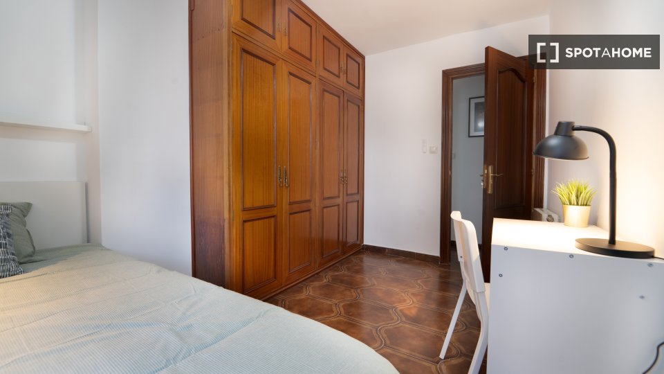 Double room Madrid, 4 beds — photo 19