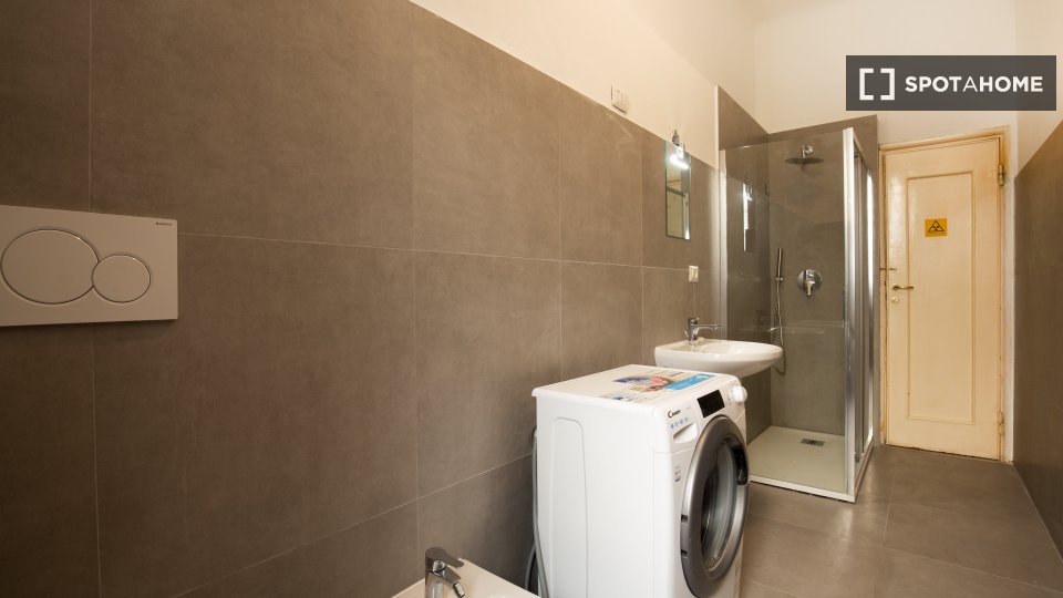 Double room Milan, 7 beds, 178m² — photo 8