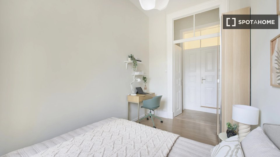 Double room Lisbon, 9 beds — photo 13
