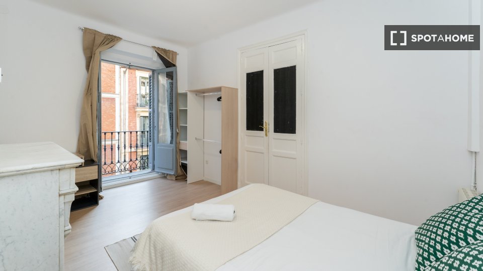 Double room Madrid, 10 beds — photo 32