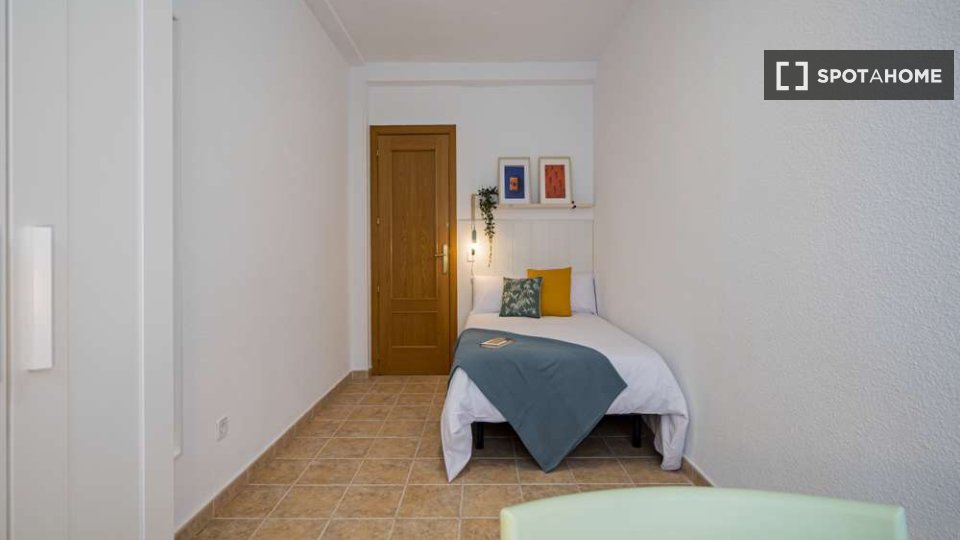 Double room Madrid, 25 beds — photo 7