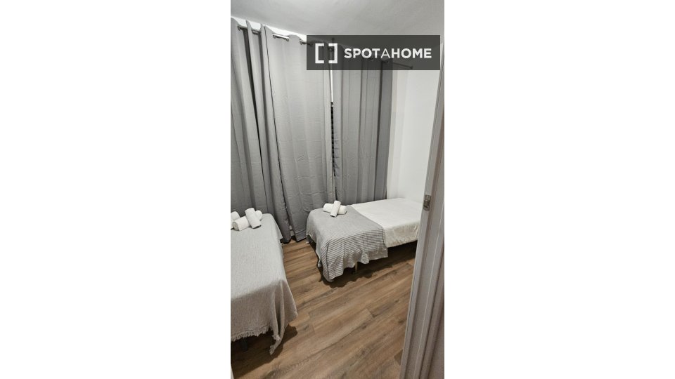 Apartment Barcelona, 5 beds, 110m² — photo 18