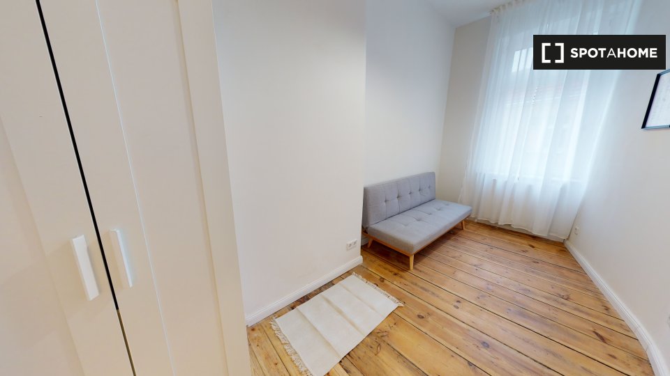 Apartment Berlin, 2 beds, 77m² — photo 1